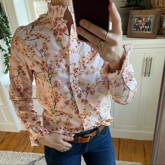 J.Crew ruffle neck floral shirt. - Picture 5 of 13